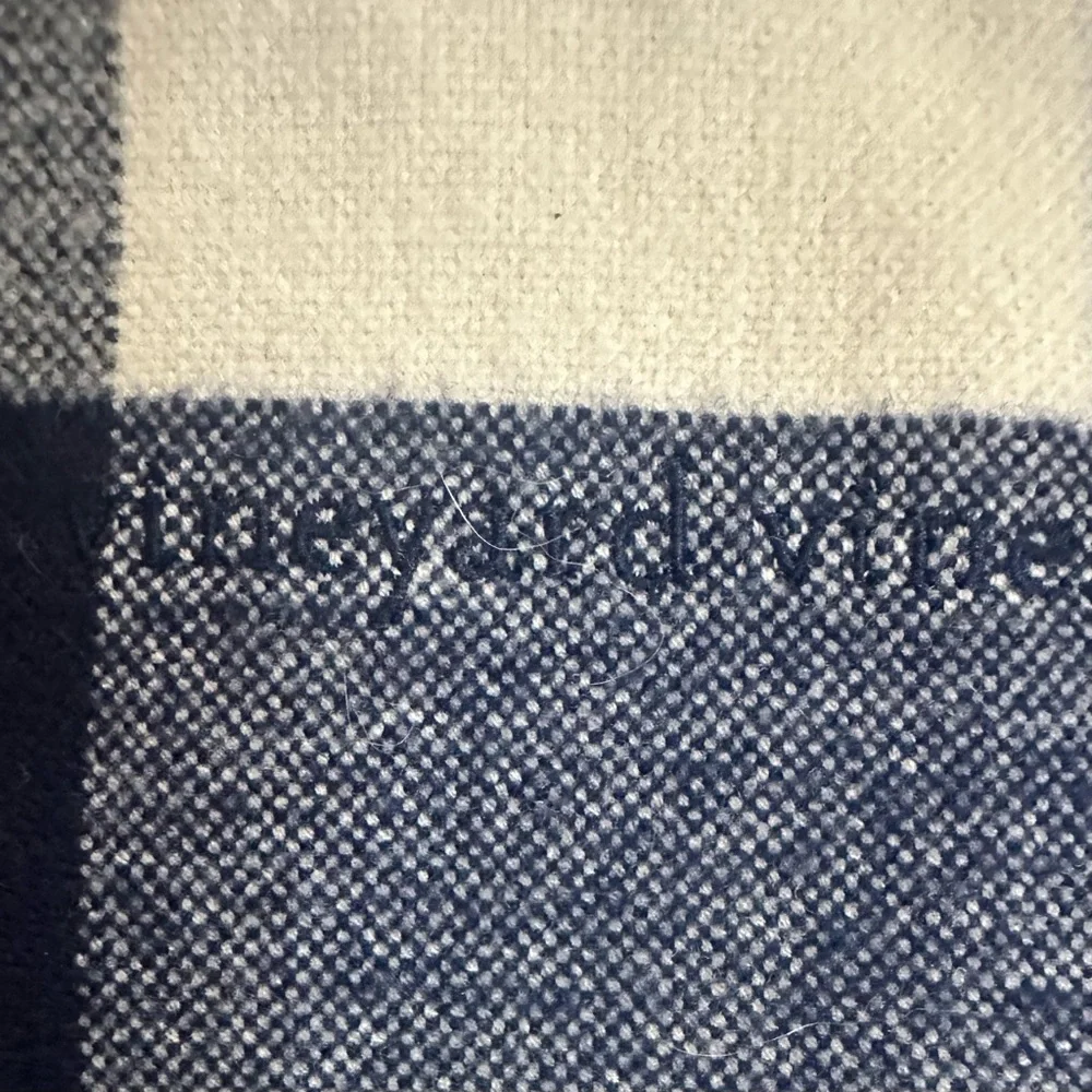 Vineyard Vines Blue and Cream Buffalo Plaid Tunic Top, Size M, MSRP $128 - Picture 4 of 6